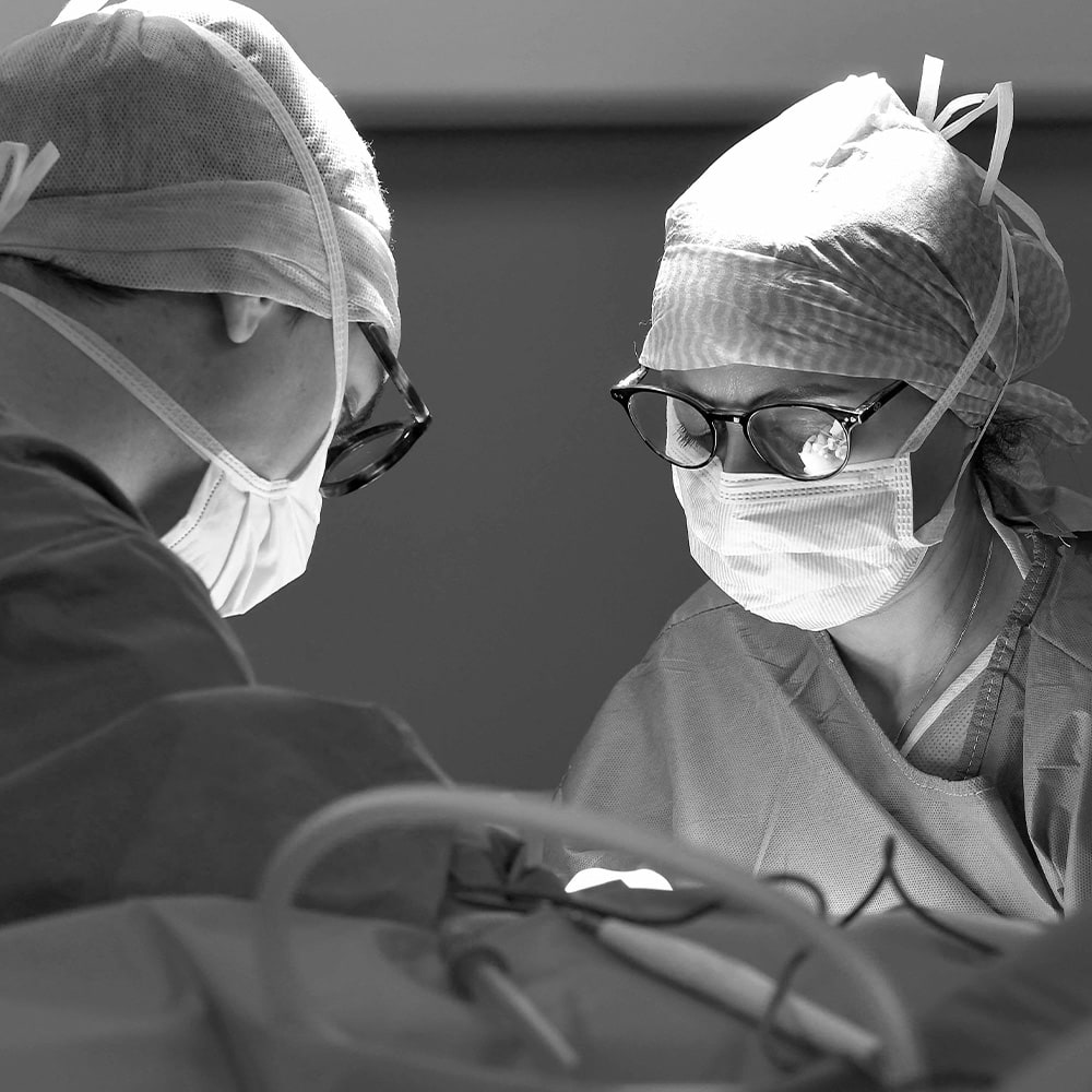 a propos dr pierre laumonerie chirurgien specialiste operation du coude paris