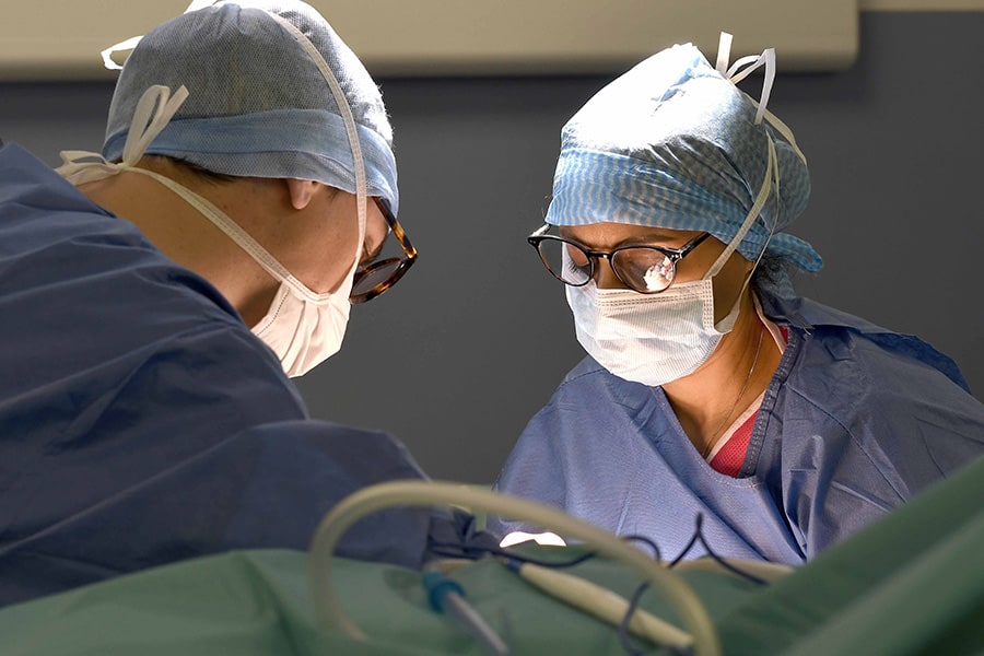 operation coude dr pierre laumonerie chirurgien specialiste du coude paris