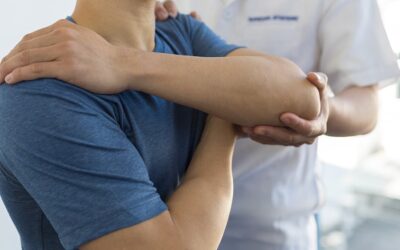 Comment se passe la rééducation après une luxation du coude ?