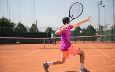 Tennis elbow, quels sont les symptômes avant-coureurs ?